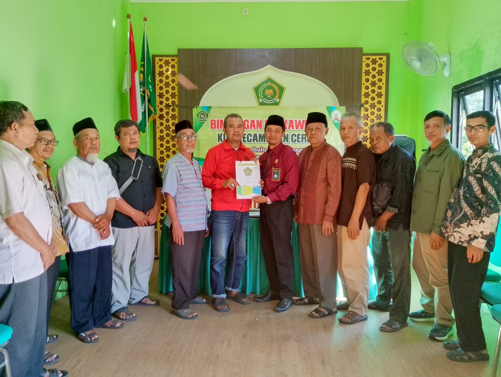 KUA Cerme Fasilitasi Prosesi Ikrar Wakaf Tiga Bidang Tanah Masjid seluas 283 m2 di Desa Banjarsari dan Ngabetan